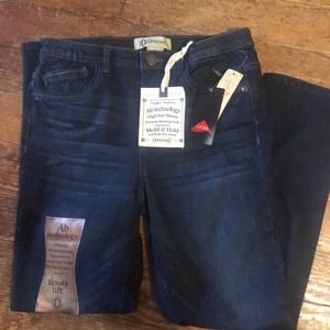 Democracy jeans size 6. New with tags.